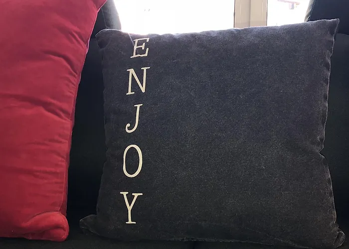 Maximilian In Old Town Инсбрук